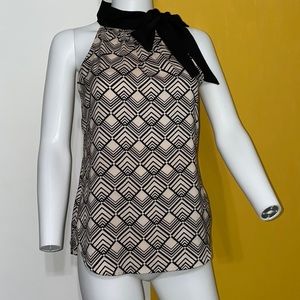 Geometric print sleeveless blouse